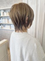 キャアリー(Caary) 福山市Caary無造作ウルフ夏柔らかベージュレイヤーカット30代