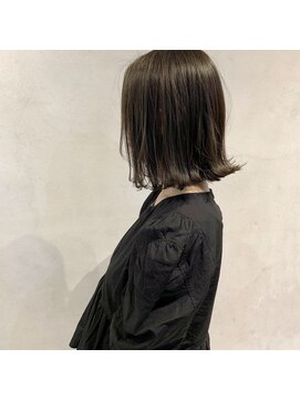 ミント(mint) 透明感カーキグレー。赤み除去！