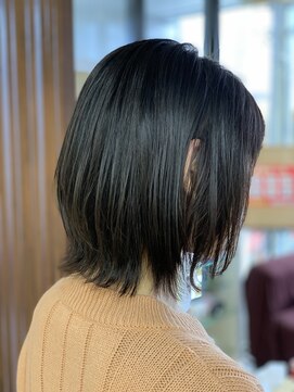 クオリス 上板橋店(QUALIS) 小顔耳かけ外ハネ/黒髪肩上ボブ/艶髪毛先ワンカールダークカラー