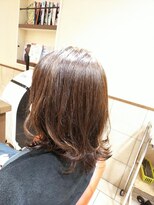 ネオリーブチノ 登戸店(Neolive cino)&nbsp;デザインカラー 白髪ぼかしハイライト ミディアム