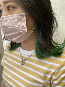 アン(Hair make un) 【インナーカラー】グリーン裾カラー×グリーンインナーカラー♪