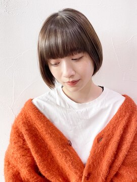 アイティー バイ アルバム 浦和店(IT by ALBUM) ショートボブ_外ハネボブセクションカラーペールベージュ_79003