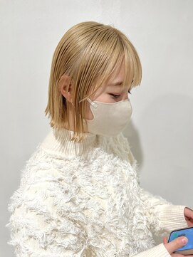 エアー 青山(AIR) プツッとボブ/ハイトーンベージュ