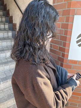 イイナヘアガレージ(117) 【117hairgarage】リアルパーマ_ランダムウェーブ_セミロング