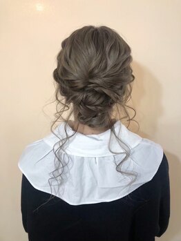 アイビー 新宿(IVY)の写真/トレンドの編み込み・リボンアレンジetcを掛け合わせたアップスタイルをお手頃価格で♪[新宿駅/ヘアセット]
