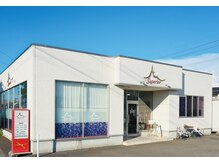 スーペリオル(Superior)の雰囲気（フェニックス通り赤い看板と、Superioのロゴマークが目印です！）