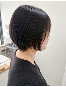 ウタ(uta) 耳にかけても◎ショートヘア