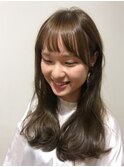 20代から30代の女性におすすめのミディアムロング