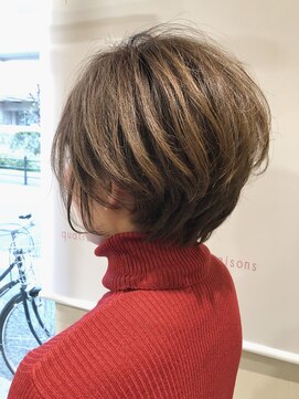 キャトルセゾン(quatre saisons) 絶壁克服前下がりショートボブ×アッシュベージュ