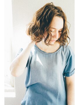 シシ(SiSi) ラフウェーブボブ