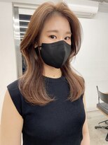 フォンズ(FONS)&nbsp;小顔に見せるオルチャンヘア 流れる顔まわり シアーブラウン