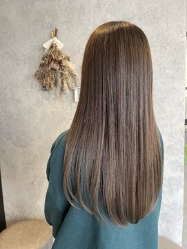 リリヘアー(LiLi.hair) シルキーストレート