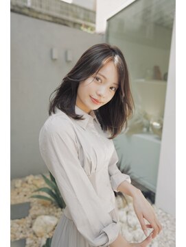 ドットハリス(.Hallis) 大人かわいい/小顔/ミディアムレイヤー/20代30代40代