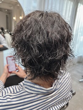 ストレータ バイ マリオ(Strata by mario) 【mami】ウルフ風×波巻きパーマ