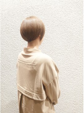 エルサフィロ ヨドヤバシ(el zafiro yodoyabashi) 【elzafiro yodoyabashi】サロンスタイル　クリアーショート25