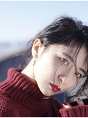 透け感オリーブカラールーズヘアセミウェットウェーブ