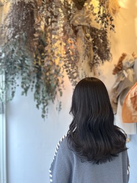 ヘアーサロン アンズ 魅力が引き立つ色合いバイオレット