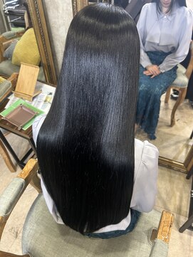 アンフィシュピトロワ(AnFye spi tlow) 【髪質改善】で艶髪に変身【縮毛矯正】【髪質改善】【縮毛矯正】