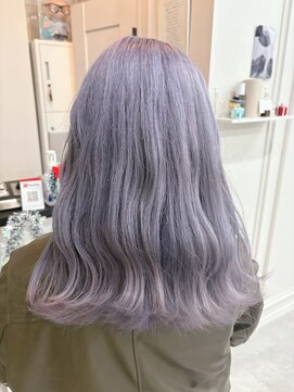 淡いラベンダーカラー