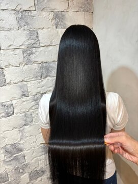 オーストヘアー ミコ(Aust hair Mico) ダークヘアー 艶髪ストレート