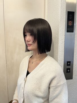 カシェル トウキョウ(Cashel Tokyo) 顔周りレイヤーボブ