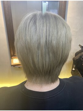 シェルビー 新宿(SHELBe) フェザーパーマ×アッシュベージュ［ヘッドスパ/白髪ぼかし]