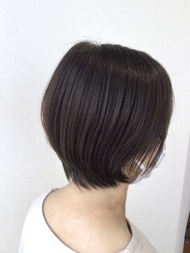 トップヘアー 中庄店(TOP HAIR fuapua) 大人ショート