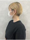 センターパート　耳かけマッシュショート