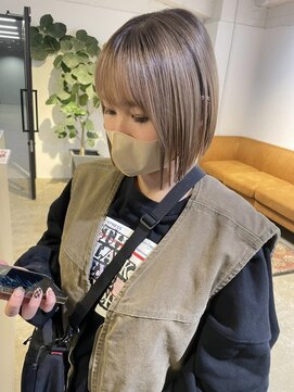 メリー オオサカ(Merly Osaka) ボブ×ハイトーンは相性◎◎_smoky white beige_