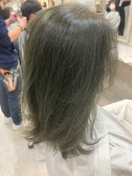 シャルムヘアー(charme hair) 白髪染めで暗くなっていた髪が！？うるツヤオリーブアッシュ