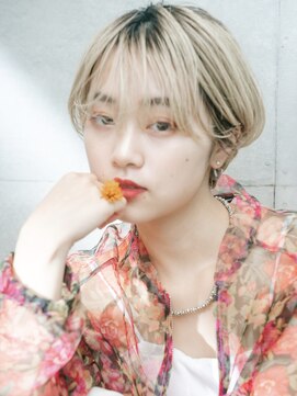 ドゥーア 代官山(Door) シースルーバングにサイドシルエットが綺麗なハンサムショート２