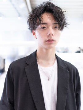 イオ 本厚木(io) 波巻きスパイラルパーマセンターパートアッシュブラック