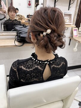 プティクローシェ バイ クオーレ(petite cloche by CUORE) 結婚式ヘア シニヨンルーズアップ