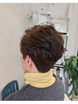 R ヘアーアンドメイク 立野店 くせ毛ベリーショート