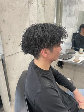 クリアバイフォレスト 流山おおたかの森(Clear by Forest.) 縦落ちツイストスパイラルパーマ