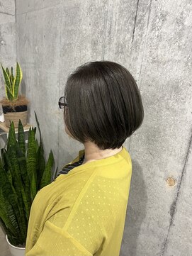 アンフィニ 延岡(Anfini) オリーブグレージュ×ショートボブ