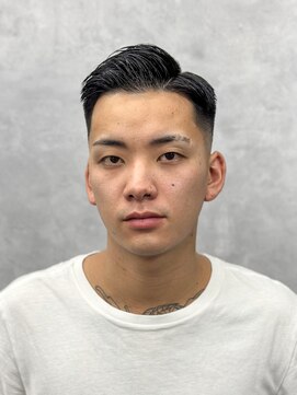 クロムトウキョウ ザ バーバー ネオン 新宿店(CHROM TOKYO the Barber ne/on) メンズスキンフェード/シチサン/七三