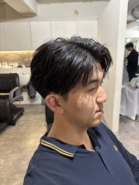 オーシャントーキョー ホワイト 原宿(OCEAN TOKYO WHITE) 黒髪ニュアンスパーマ毛流れセンターパート