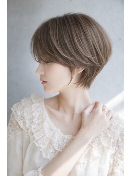 カライングドゥ(ing deux)の写真/＜全国TOPクラス＞～ing deuxオリジナルの大人気スタイル♪予約殺到の耳かけハンサムショートが可愛い*