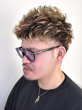 ヘアスタジオヘーフリヒ(HAIR STUDIO HoFLICH) 【立体感メッシーボーイ】