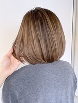 アイティー バイ アルバム 中野店(IT by ALBUM) シャドールーツナチュラルボブ_アースカラーくびれヘア_ba361901