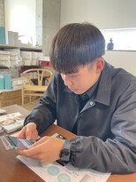 アチーブ ヘア デザイン(achieve hair design) メンズ ツヤ感ストレートマッシュ刈り上げ襟足すっきり 学生向け