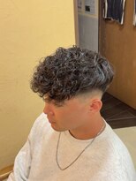 グルーマーズトウキョウ(GROOMER/S TOKYO)&nbsp;スペインカール　外国人風　フェード　メンズパーマ
