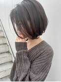 バレイヤージュアッシュカラーツヤ感ノーブル前下がりボブ40代