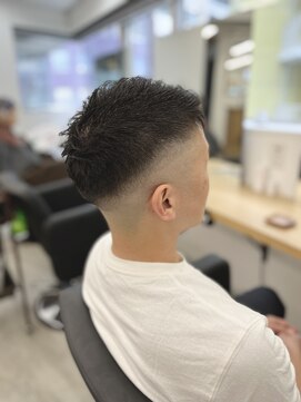 エイト 船橋店(EIGHT) tomi-99　スキンフェード！