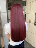 今流行のレッドブラウンカラー[成田駅]