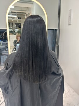 ロンドルピナス 小倉(Lond Lupinus) ブルーブラック/ワイドバング/美髪のススメ/外ハネボブ/北九州