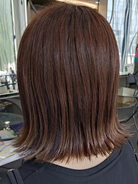 シュシュ(chou＊chou) 20代30代40代/大人可愛いナチュラル外ハネミディアム/白髪ぼかし