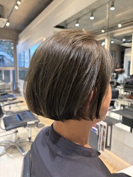 ヘア デザイン リスク(HAIR DESIGN RISK) 【RISK 飛澤】ボブスタイル 大人ショート 丸みシルエット