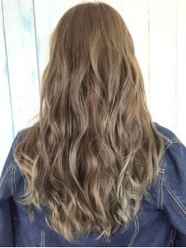 ラックスビー ユナイテッド 神戸三宮いくたロード店(LUXBE UNITED) 春カラーカーキ×グレー【LUXBE 神戸三宮いくたロード店】